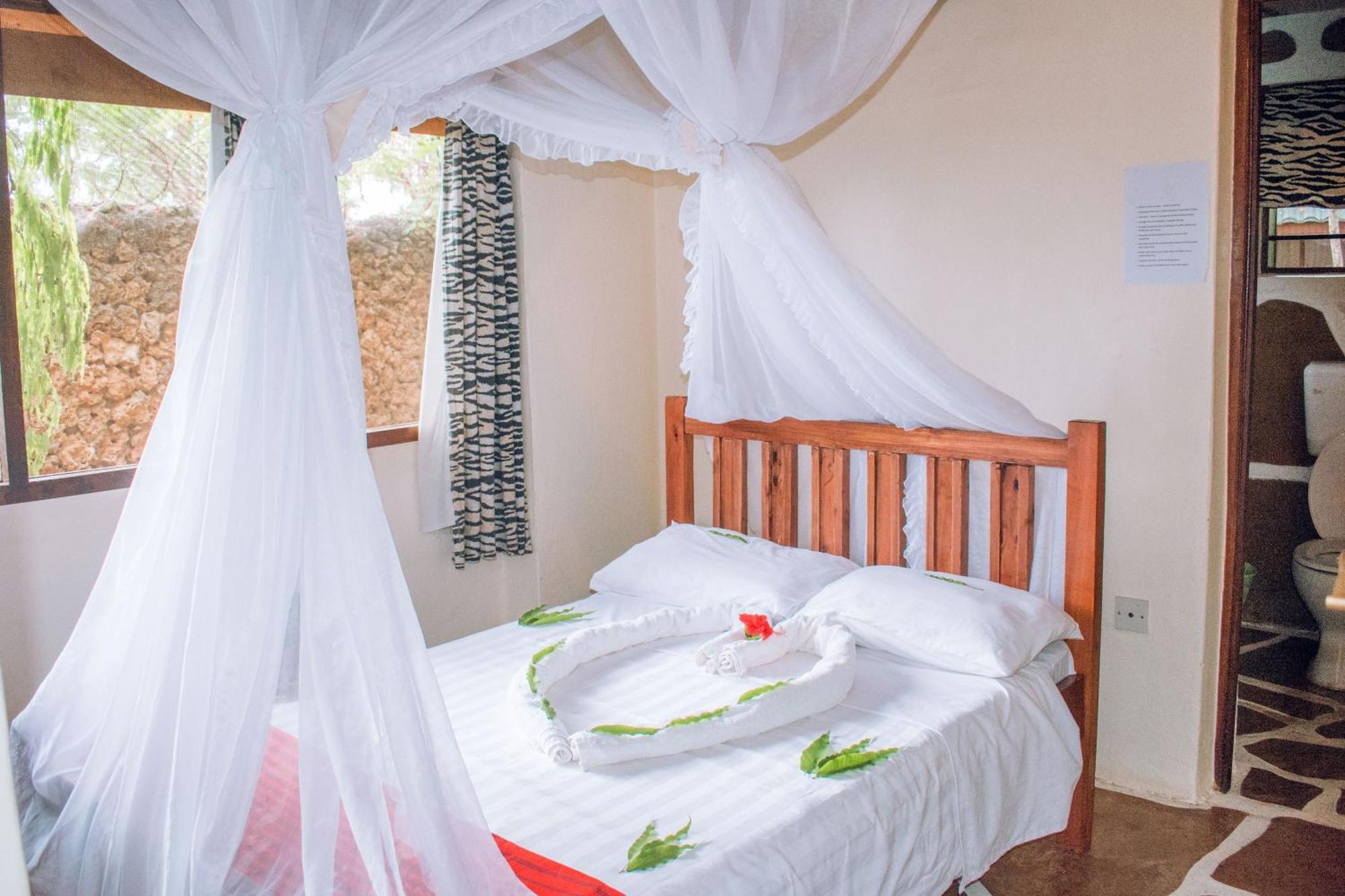 Kijani Cottages In Diani Playa de Diani Exterior foto